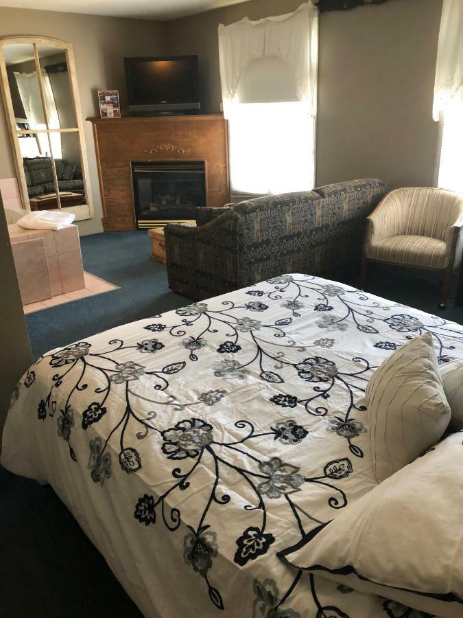 The Bobcaygeon Inn Εξωτερικό φωτογραφία