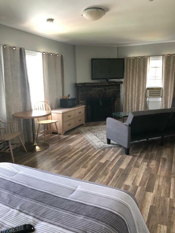 The Bobcaygeon Inn Εξωτερικό φωτογραφία